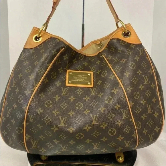 LOUIS VUITTON MONOGRAM GALLERIA GM SHOULDER BAG with Certificate of Authenticity - Picture 2 of 15